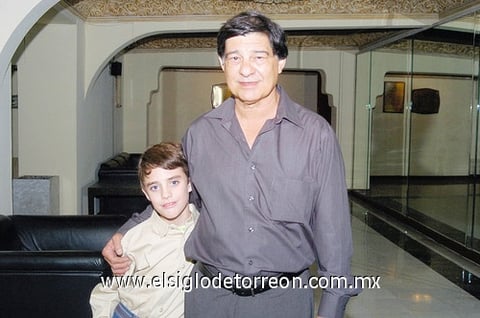 05092010 Héctor Guerrero y su hijo Rodrigo.