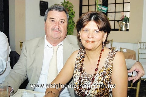 05092010 Baldomero López y señora.