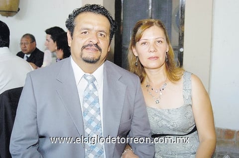 05092010 Ignacio y Rosy Mares.
