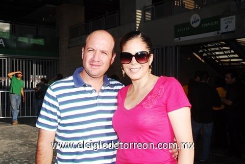 05092010 Nilly y Valeria Hernández.