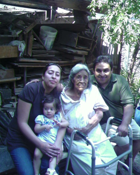 Mi bisabuela  Rosa de Torreón, el día de los Abuelos. Fotografía enviada por Renata García Rios.