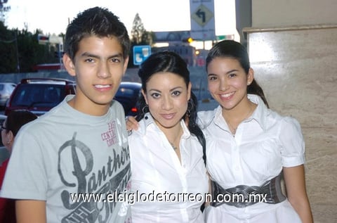 07092010 Mauricio Castillo, Ana Sofía Castillo e Isela Pedrueza.