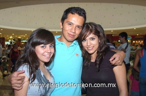 08092010 Elia, Juan Carlos y Liz.