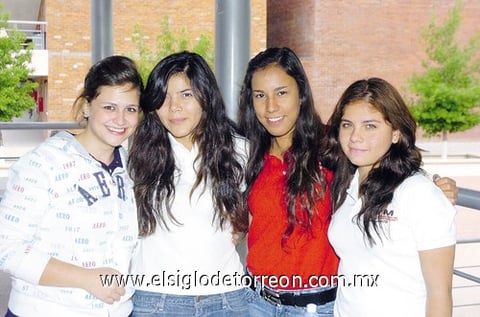 08092010 Sofía de la Torre, Bibiana Camacho, Marlene Montoya y Victoria Mata.