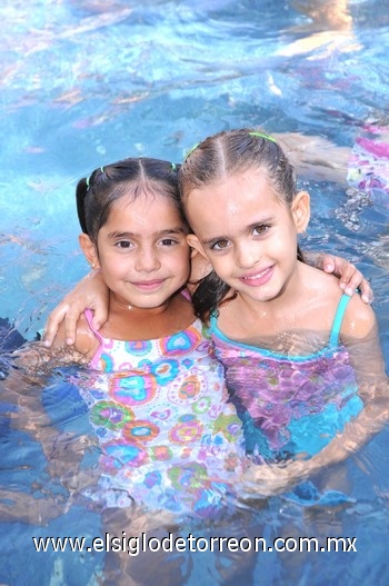 09092010 Priscila y Bárbara.