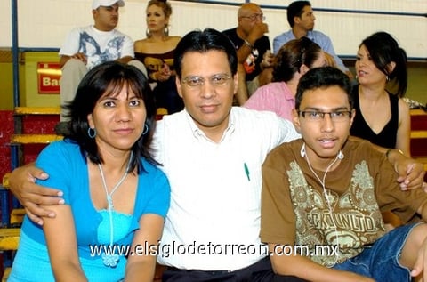 09092010 Claudia García de la Rosa, Luis David Sifuentes y Omar Sifuentes.