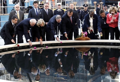 Este acto se celebró en el parque Zucotti, junto al solar donde se edifica el nuevo WTC.