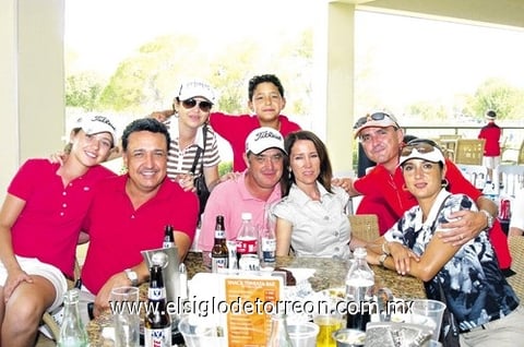 12092010 Alejandra Farías, Raúl González, Alicia Farías, Raúl González, Luis Farías, Olinda Elizondo, Cynthia Elizondo y Gerardo del Bosque.