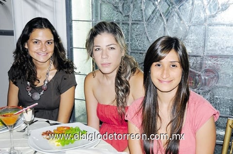 11092010 Emma, Claudia y Christian.