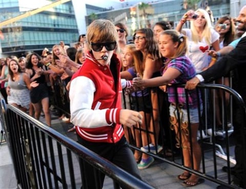 Justin Bieber interpretó sus tema 'Baby' y 'Somebody to Love'.