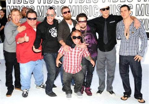 El elenco de Jackass 3D hizo de las suyas en el Pre-show.