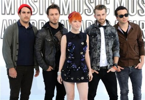 Paramore en la alfombra roja de los premios de MTV.