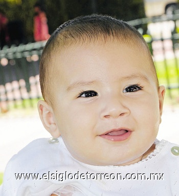 13092010 El pequeño Fernando Araluce captado en reciente festejo realizado en su honor.