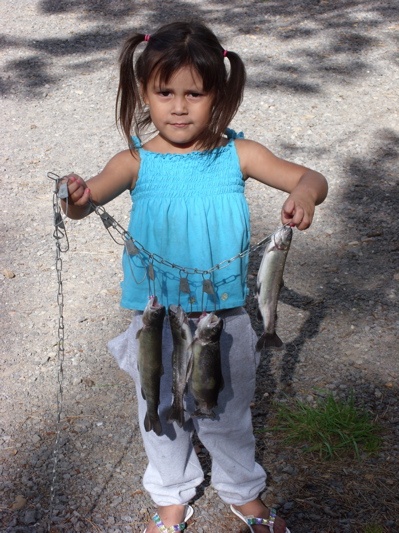 Mari pescando en el rio Pecos, Nuevo México.