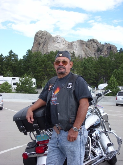 Zeke en Rushmore Monument South DakotaSeptiembre 16 /2010. Fotografía enviada por Ezequiel Moreno Luevano.