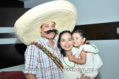 20092010 Everardo Zúñiga, Griselda García de Zúñiga y Natalia Zúñiga García.  EL SIGLO DE TORREÓN / ÉRICK SOTOMAYOR