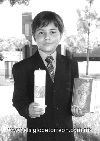 19092010 Alejandro F. Gutiérrez el día que realizó su Primera Comunión.