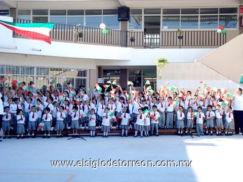 19092010 Grupo de jardín de niños, interpretando canción.