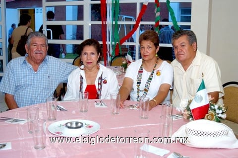 19092010 Honorio Álvarez, Carmen Álvarez, Bertha Alicia Cruz y Gerardo Álvarez.