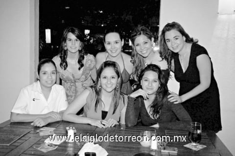 21092010 Marie Pineda, Adriana Salcido, Pily de Aguiñaga, Fabiola Salvador, Anaís Anaya, Raquel Charles y Sofía Gómez.