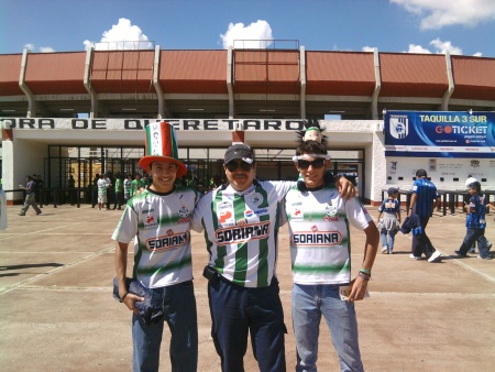 Oscar, Edgar y Alejandro Avila en Querétaro.  Fotografía enviada por Oscar Alejandro Avila Contreras.