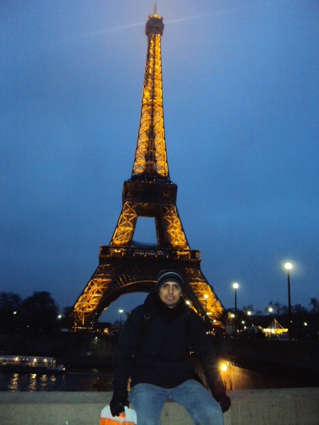 Paris Francia, 2 de enero del 2010. Fotografía enviada por William García.