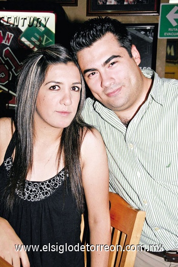 22092010 Paola Galaviz y Efrén Ortiz.
