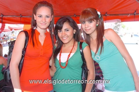 23092010 María del Rosario López, Selene Villela y Mauren Corpus.