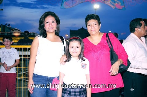 23092010 Daniela, Rosa María y Diana Delgado.