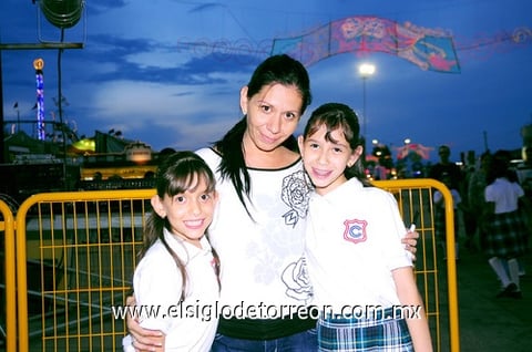 23092010 Pilar, Mariana y Aris Martín.  EL SIGLO DE TORREÓN / ÉRICK SOTOMAYOR