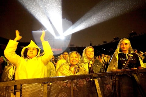 A pesar de la lluvia que cayó en la ciudad, miles de personas, jóvenes y adultos, disfrutaron de un espectáculo único de la agrupación originaria de Nueva Jersey, EU.
