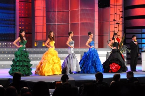 Tras haber desfilado en traje de baño, llegó el momento de nombrar a las cinco finalistas de la competición siendo Aguascalientes (Gabriela Palacio Díaz); Distrito Federal (Lucía del Cueto); Jalisco (Karín Cecilia Ontiveros); Nuevo León (Cynthia de la Vega) y la anfitriona Cecilia Flores, originaria de Torreón.