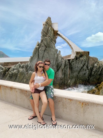 26092010 Michael Childs y Alejandra Pedroza de Childs en viaje de placer por Mazatlán.