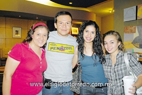 26092010 Anaidh López, Chuy Escandón, Katy Macías y Ana Flores.