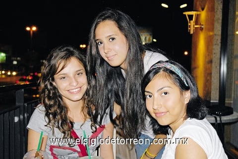 26092010 Marisa Acosta, Viviana Gutiérrez y Marcela Nava.