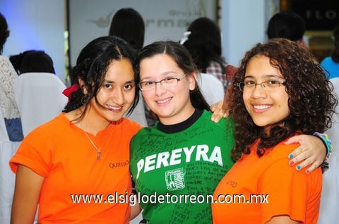26092010 Sareth Pulido, Irma Galindo y Geinar Martínez.