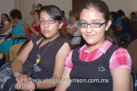 25092010 Gabriela y Adriana Córdova.