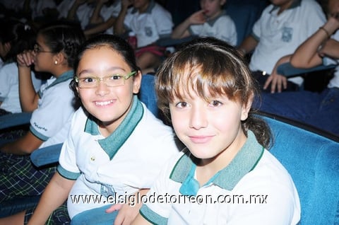 25092010 Aranza Murguía y Sofía Mendoza.