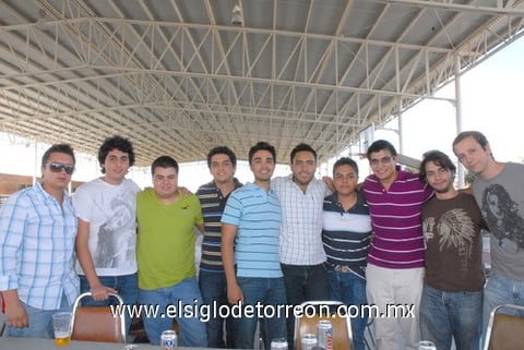 29092010 Lucito Petrov, Carlos Garza, Raúl Valadez, Daniel Gutiérrez, Jaime Rodríguez, Cuty Sánchez, Salvador Cruz, Itamar Casale, Gabriel Ibarra y Javier Ruiz, de la generación 2006. EL SIGLO DE TORREÓN / CRISTINA CARRILLO