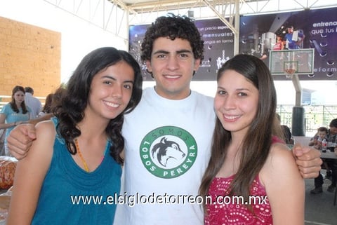 29092010 Paulina Alonso, Jorge Kawas y Sandra Flores.