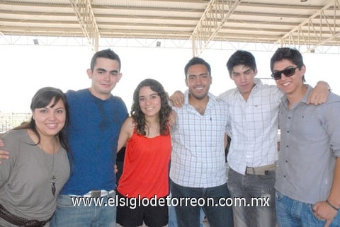 29092010 Alejandra Ramírez, Arturo Villar, Laura Saucedo, Armando Sánchez, Arturo Hermosillo y David Hernández, de la generación 2007.