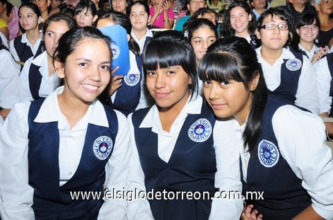29092010 Daniela Romo Alemán, Yazmín Jara y Brenda Martínez.  EL SIGLO DE TORREÓN/ ÉRICK SOTOMAYOR