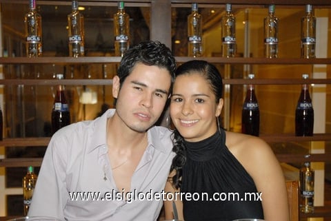 30092010 Iván Jalife e Ilse Noriega.