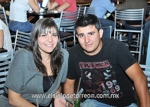 30092010 Stephanie y Luis.