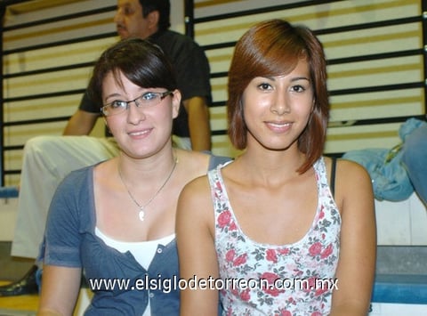 01102010 Alejandra Carreón y Dairy Aguirre.