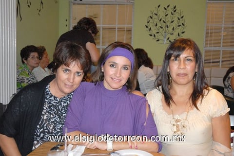 01102010 Imelda Carlos, Silvia Núñez y Liz de López-Lechuga.