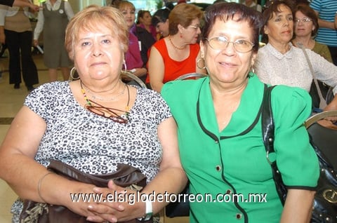 01102010 Silvia Gallegos y Rosario Márquez.