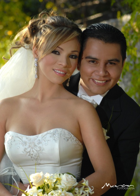 Srita. Miriam Anabel Rincón Camargo y David Aguilar García fueron bendecidos en matrimonio el 28 de agosto de 2010 en la iglesia Inmaculada Concepción. Los acompañaron sus padres, Sres. Francisco Javier Torres García y Rocío Camargo Arroyo; Ernesto David Aguilar Castro y Virginia García Aranday.

Estudio Morán