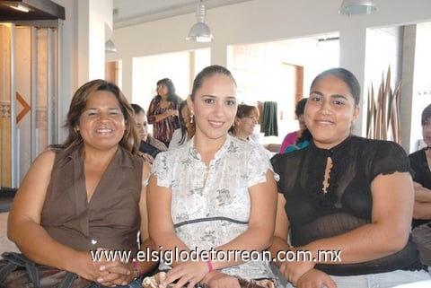 02102010 Sislia García, Mónica García y Pilar Martínez.