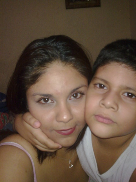 La mas bella de mis fotografías, yo y mi hijo, somos y seremos siempre el mejor equipo. Fotografía enviada por Romy Carreón García.